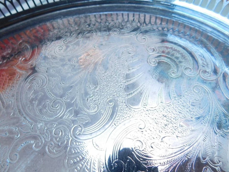 Fabulous Galleried Oval Cavalier Cocktail Serving Tray - Image 4 of 4