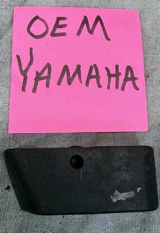 Amortiguador de montaje de marco de goma tanque de gasolina Yamaha YZ 125 250 490 23X-24181-00 1985-1990 Foto 2 de 2