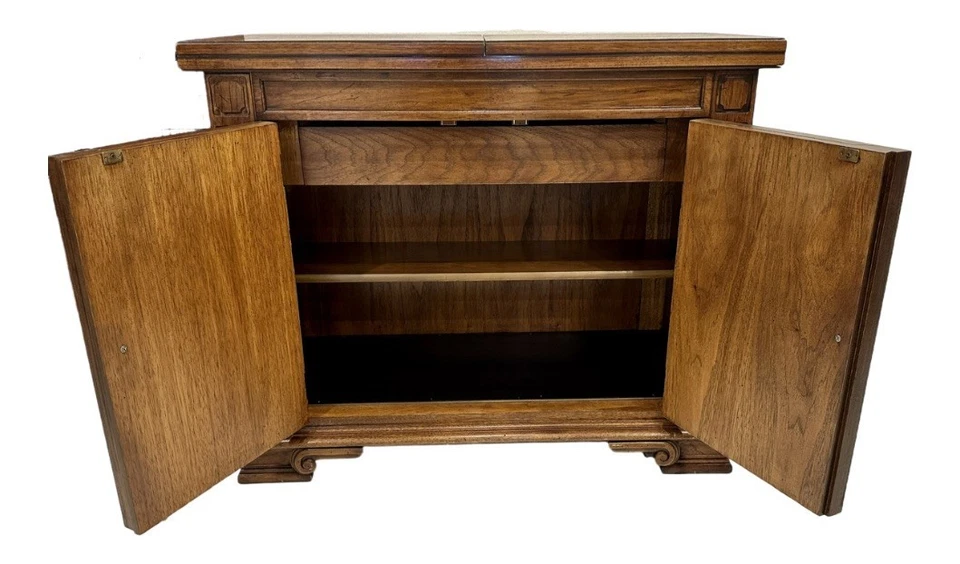 Gabinete de licor/servidor con tapa abatible Thomasville Legacy de colección de la década de 1980, magnífico estado Foto 2 de 4