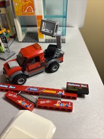 LEGO City Builds Capital City 60200 Museum Hotel Police 60141 Bank 60140 Cars