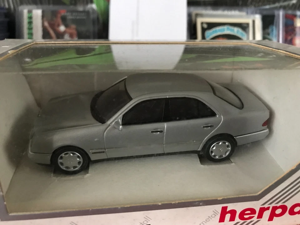 Mercedes-Benz E 280 modelo T metálico Herpa [070348] B802 Foto 4 de 4