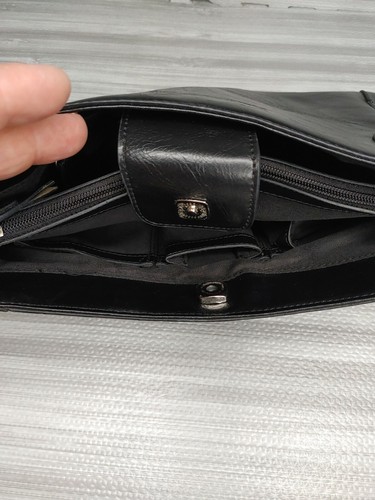 Liz Claiborne Black Faux Leather Baguette Purse - Picture 12 of 12
