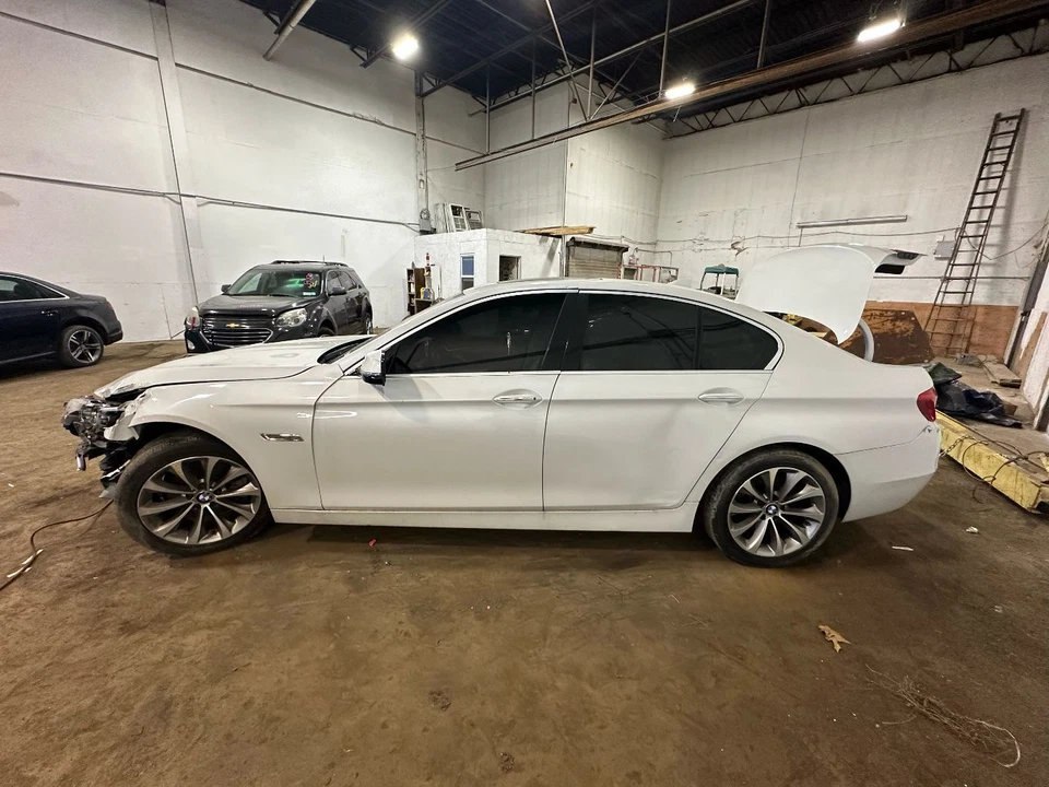 Used A/C Compressor fits: 2014 Bmw 528I 3.0L diesel turbo Grade A - Image 4 of 4