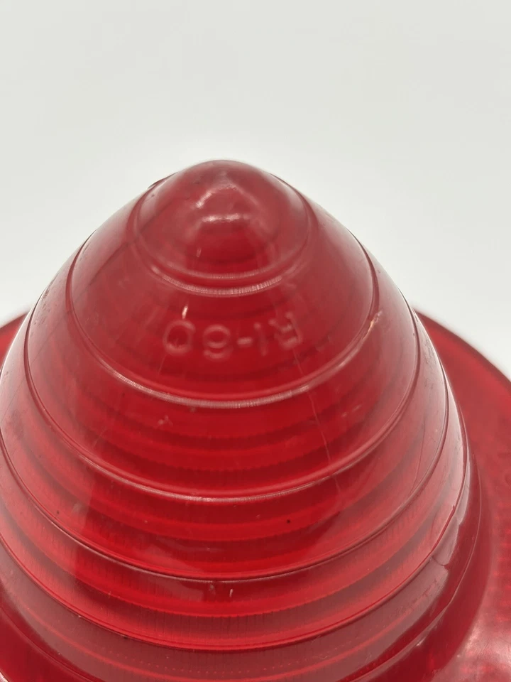 Lente de luz trasera Chevrolet Biscayne Bel Air Impala 1960-1961 RI-60 5951078 OEM GM Foto 3 de 4