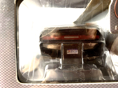 ERTL Highway 61: 2010 Doge Challenger R/T Brilliant Black 1:18 Scale - Picture 7 of 12