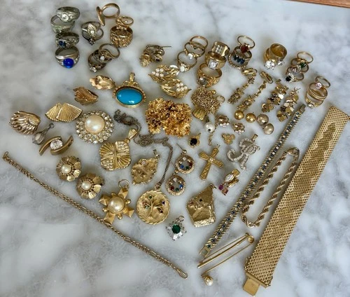 Vtg 1980s-90s Gold Tone Plate Bling Wear Repair Scrap Junk Costume Jewelry Lot