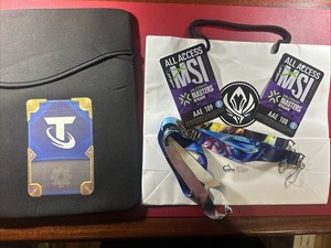 Lot - Riot Games - Merchandise And Event Swag ￼