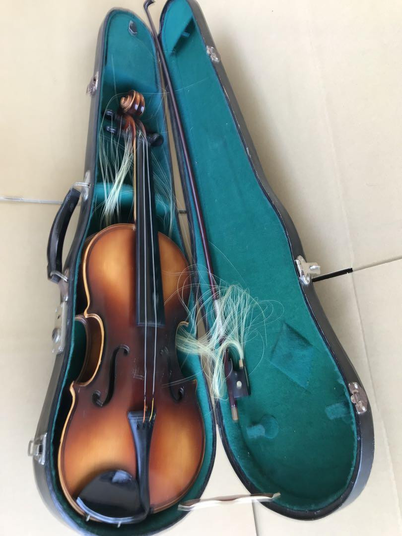 Suzuki 3/4 Violin Anno 1958 - Used, Vintage, Includes Case Suzuki 3/4 Violin Anno 1958 - Used, Vintage, Includes Case
