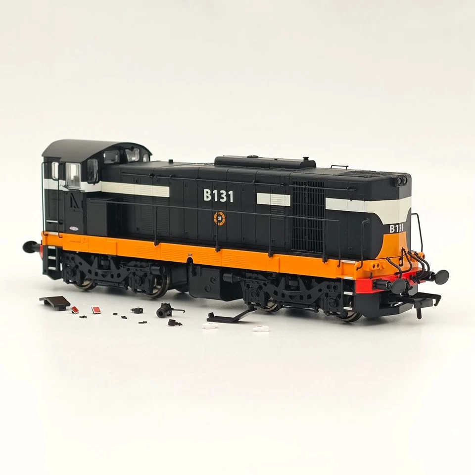Murphy Models 1/76 Class 121 Diesel Locomotive B131 CIE Railways Diecast Black - Image 3 of 4