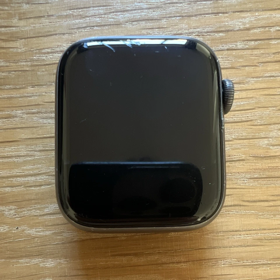 Apple Watch Series 5, photo 2 of 5