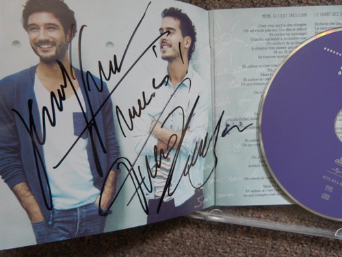 Autographes ORIGINAUX des Chanteurs FRERO DELAVEGA sur Jacket CD 2015 - Foto 2 di 3