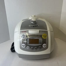 Cuckoo CRP-FA0610F Korean Talking Rice Pressure Cooker - WORKS GREAT!