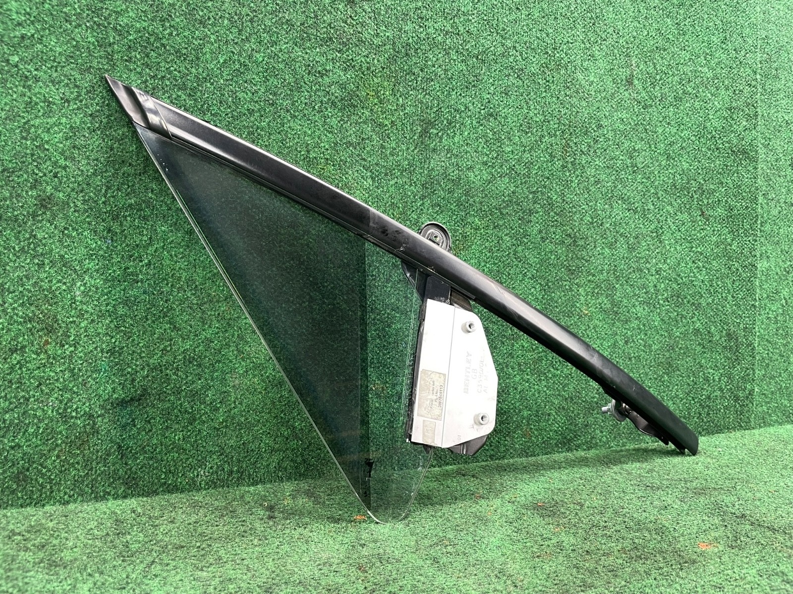 Bentley Continental GT 2003-2010 FRONT+LEFT Quarter glass