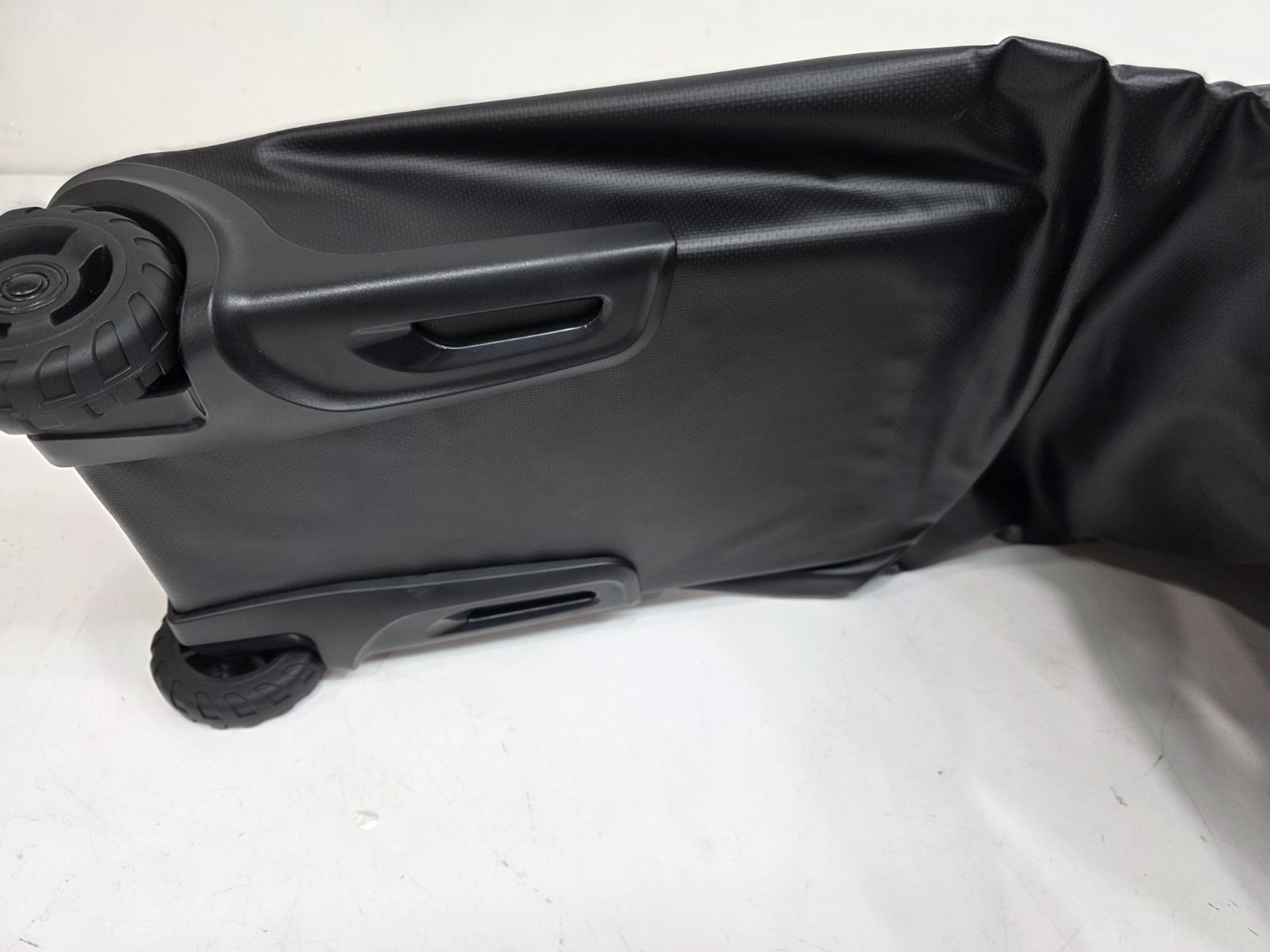 LAMBORGHINI URUS ROLLING SKI BAG BLACK GREY NEW OEM 4ML050515
