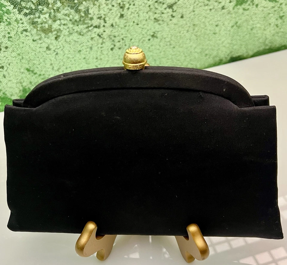 Vintage 50-60’s Black Clutch Evening Bag w/Gold Tone clasp & chain strap 10”x7” - Image 3 of 4
