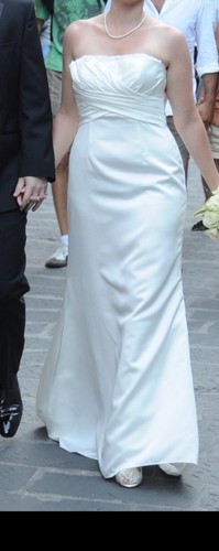 Vestido de novia David, talla 8, sin tirantes, con bullicio - Imagen 2 de 11