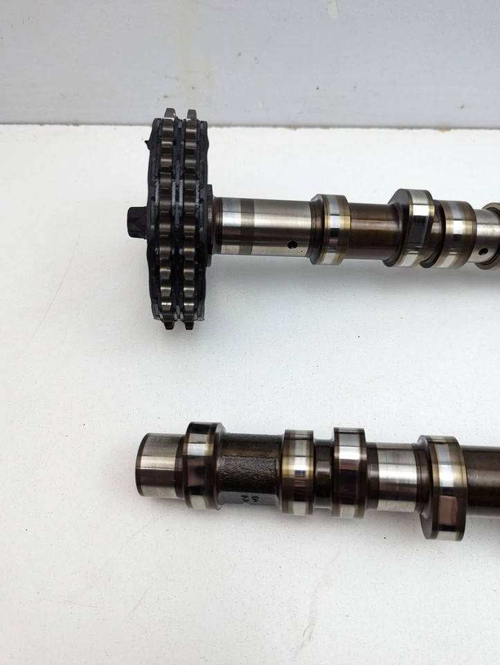 Par de árboles de levas Mercedes W208 CLK320 2000-2002 FABRICANTE DE EQUIPOS ORIGINALES Foto 3 de 4