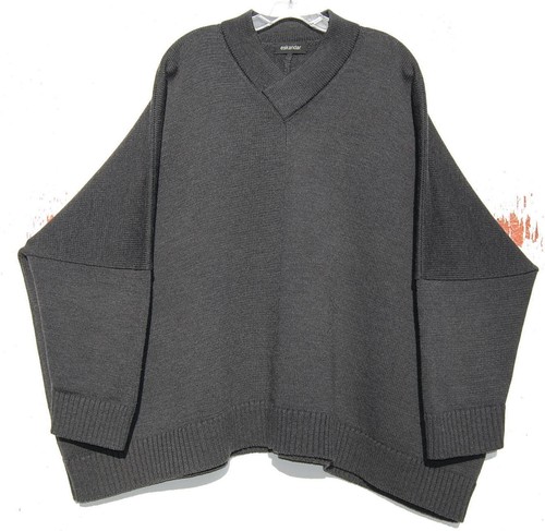 SALE! Eskandar CHARCOAL Heavy Weight Handloomed Merino V- Neck Sweater O/S