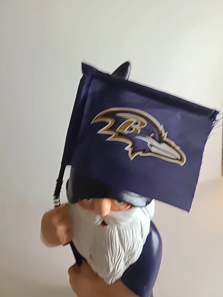 Logotipo del equipo Baltimore Ravens decorativo jardín gnomo patio decoración NFL Forever 11" Foto 3 de 4