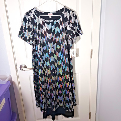 LuLaRoe  NWT Women s Dress Carly Plus 2XL Geometric Elegant Black Silver Arrows