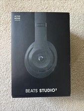 Beats Studio3 Over Ear Wireless Blue Tooth Headphones with Carrying Case