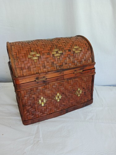 VTG Hinged Wood Wicker Rattan &Brass Woven Basket Storage Chest Trunk 12x11.5 x8 - Picture 4 of 12