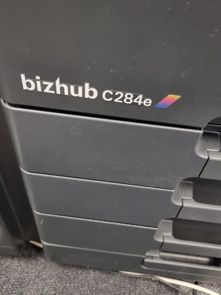 Fully functioning Konica minolta c284e bizhub printer with finishing unit  - Image 2 of 4