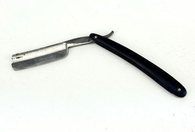 Antique WADE & BUTCHER Sheffield Straight Razor 7/8'' Wedge Blade Barber Notch