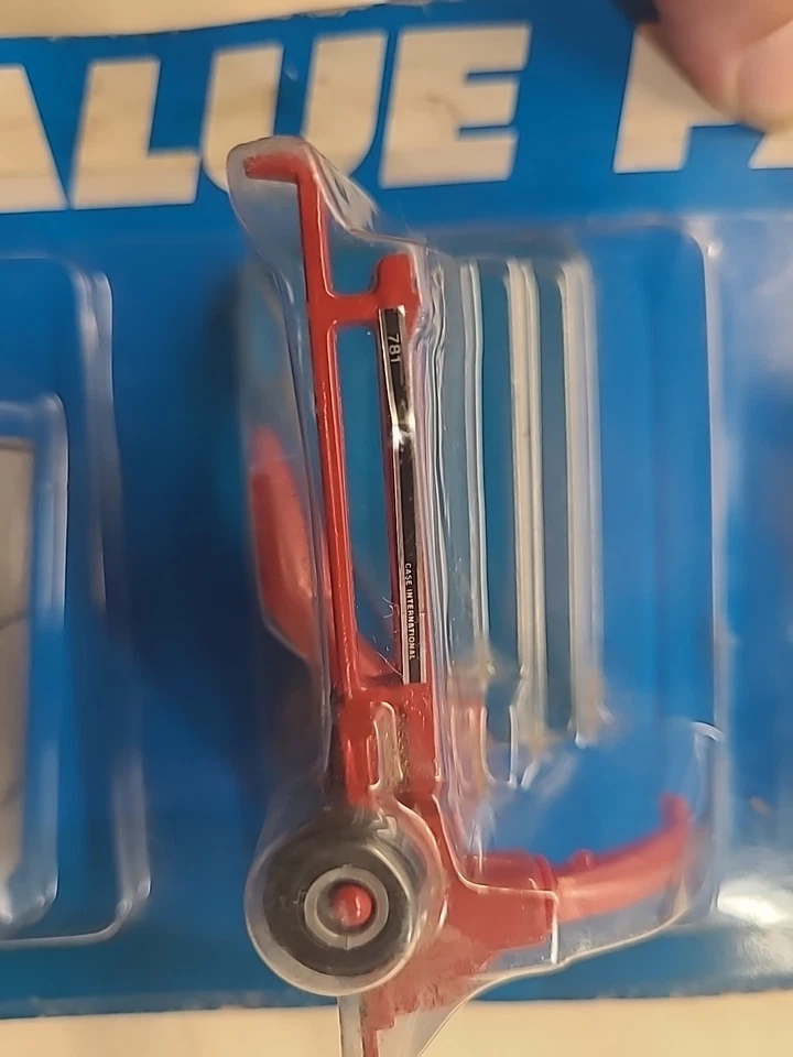 ETRL vintage tractor implement set 1/64 7130 case international value pack#1094 - Image 4 of 4