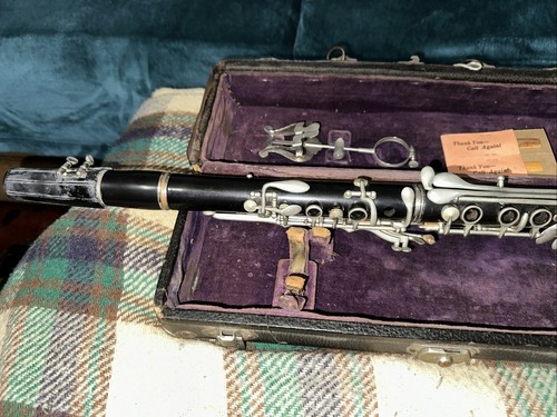 Clarinetto Melody Paris France #15846 vendo per ricambi così com'è vintage - Foto 2 di 8