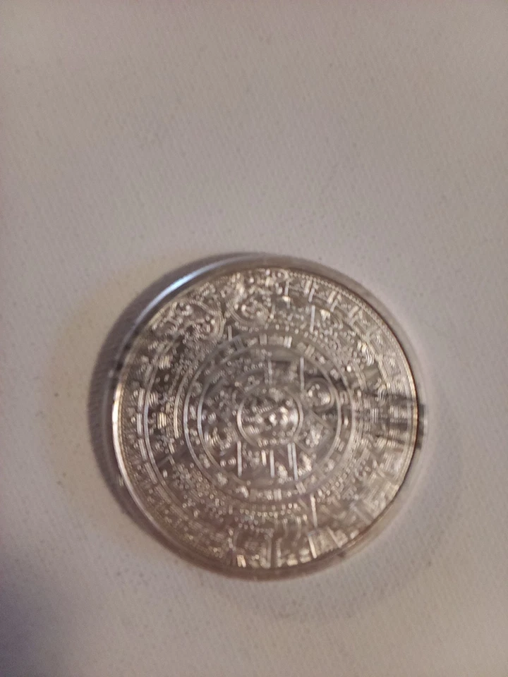 Moneda Cuauhtémoc Calendario Piedra Azteca Plata Fina .999 Golden State Mint Foto 2 de 2