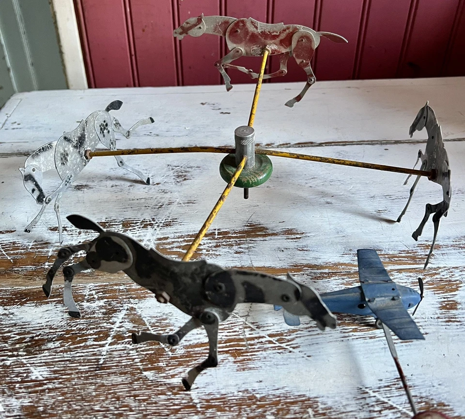 2 Manèges En Tôle Jouet Ancien Avion Et Chevaux  - Photo 3/4