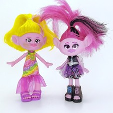 Dreamworks Trolls Band Together Trendsettin Viva  Poppy Fashion Dolls 7  