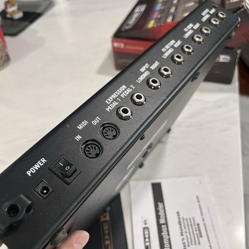 Pédalier guitare multi-effets Line 6 M13 Stompbox Modeler dans sa boîte d'origine ! - Photo 10/12