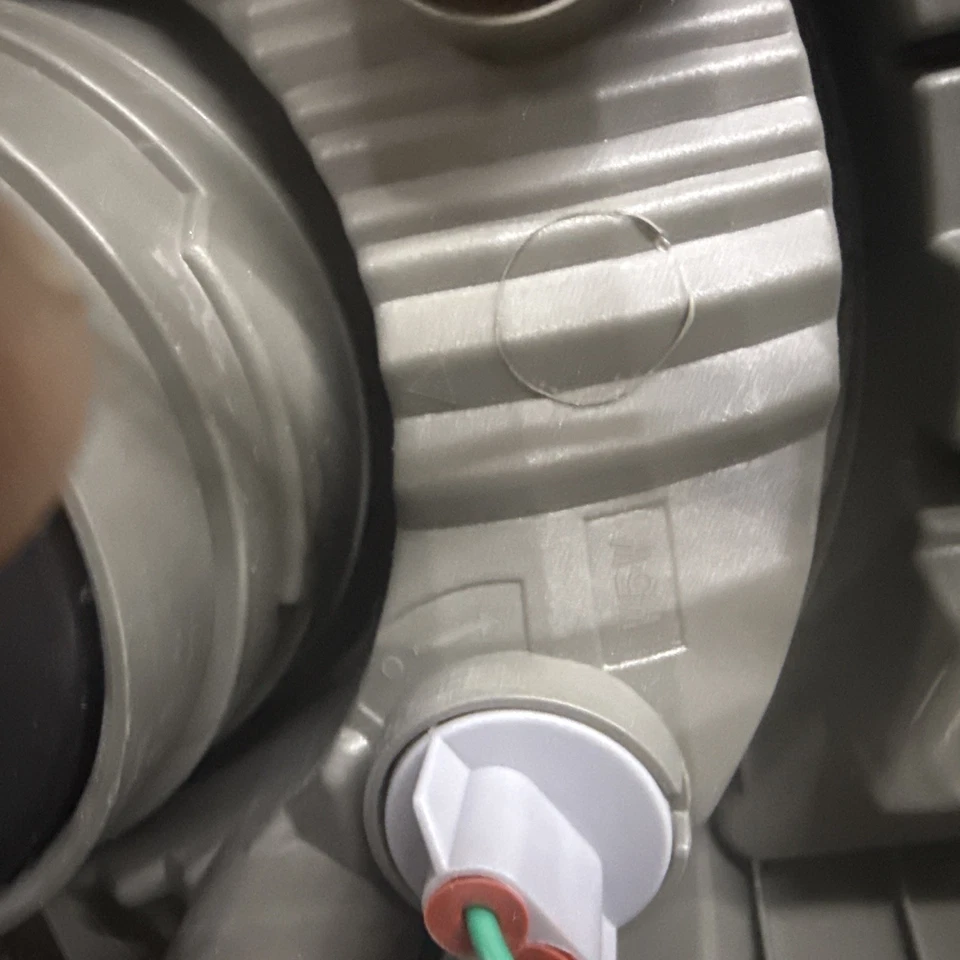 Toyota Prius C, modelos de faróis de 2012 a 2014.   Lado esquerdo - Imagem 3 de 4