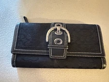 Coach Canvas Hampton Signature Black Buckle Wallet Logo Tri-Fold Pocketbook