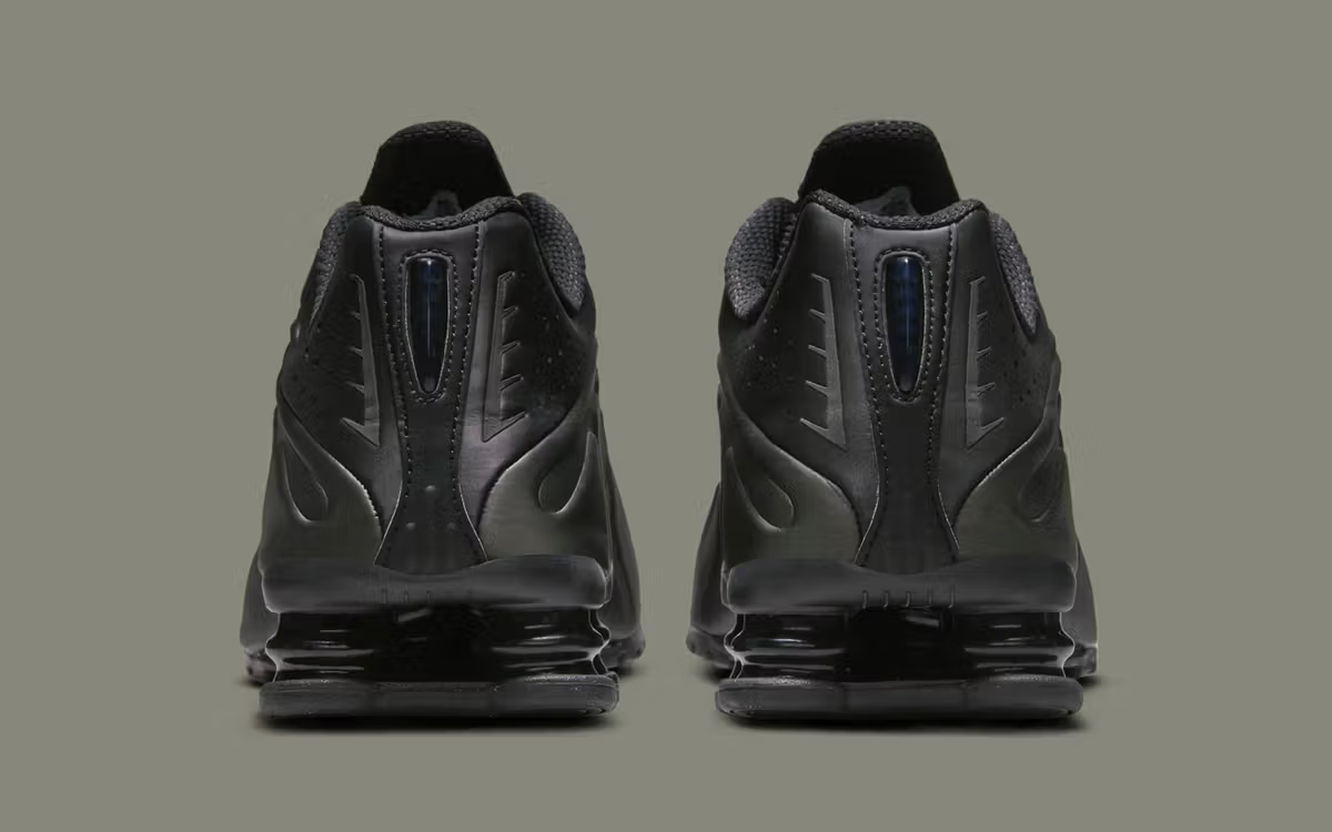 [Nike] SHOX R4 M HQ1988-001 ★追跡あり BLACK Nike Shox R4 Shoes Triple Black HQ1988-001 Men's Sizes NEW