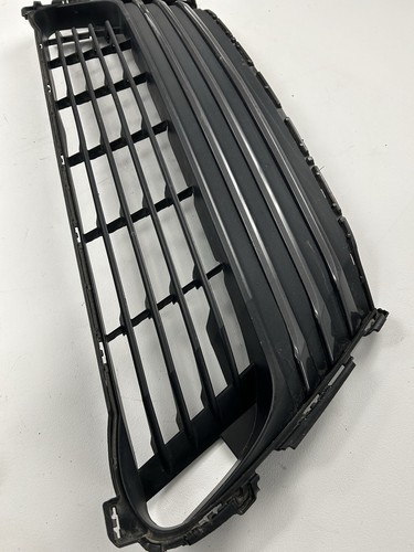 2017-2020 IS300 IS350 FRONT LOWER GRILL OEM 53101-53730 - Picture 4 of 10