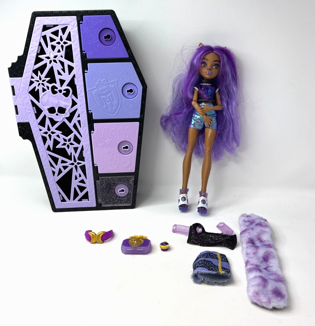 Monster High Skulltimate Secrets Fearidescent Clawdeen Wolf Doll w/Coffin EXTRAS