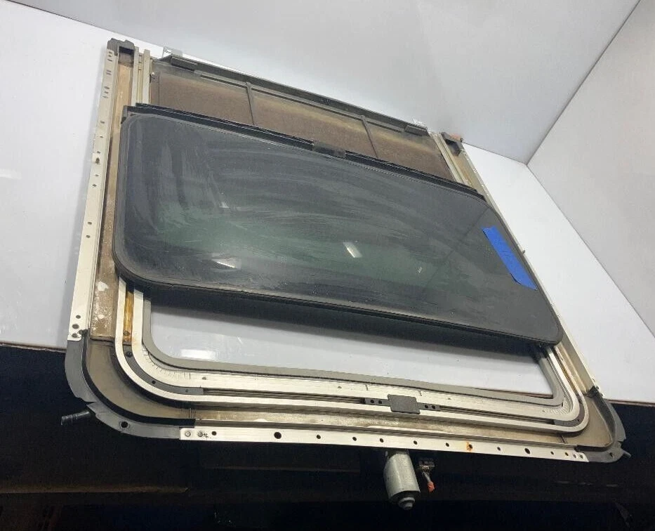 2003-2005 LINCOLN AVIATOR SUNROOF w/TRACK & MOTOR GENUINE OEM FORD PART - Image 3 of 4