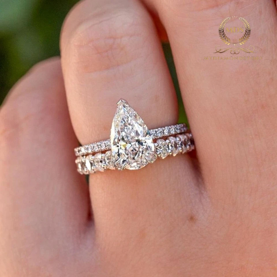 Conjunto de anillo de boda de moissanita de oro blanco sólido de 14 k corte pera de 3,00 quilates VVS1 Foto 3 de 4