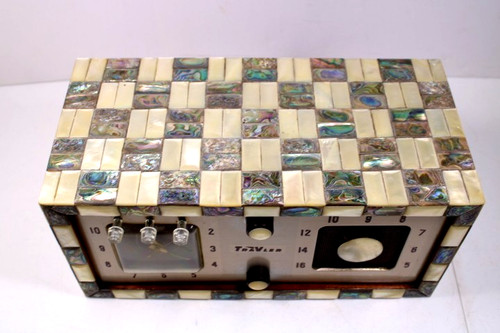 NEAR MINT 1950s ORIGINAL TRAVLER " ABALONE " ANTIQUE PEARLECENT OLD RARE RADIO