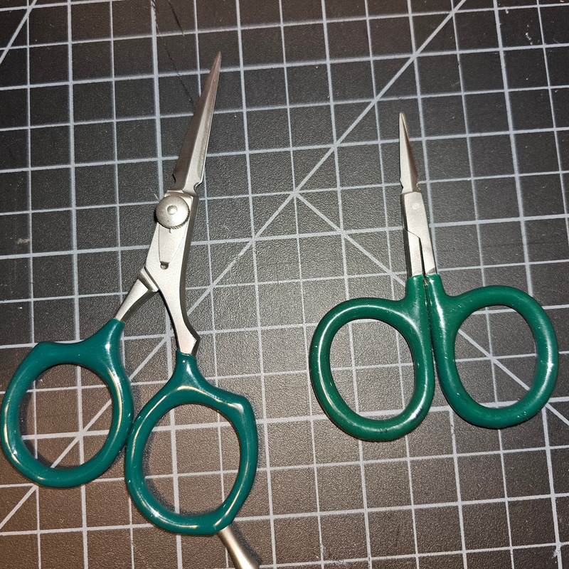 Fly tying scissors