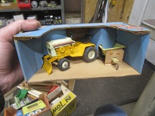 Still In Box ERTL 474 International Harvester Cub Cadet Toy Tractor & Wagon