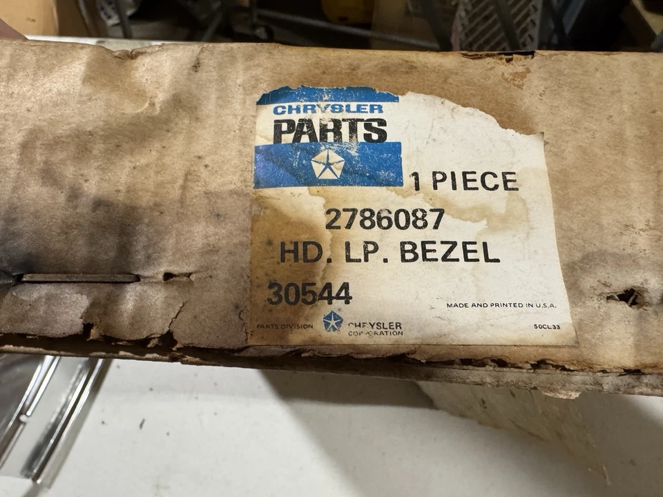 Nuevo de Lote Antiguo 1968 Plymouth Fury Faro Derecho Bisel ¡Nuevo! ¡Nunca instalado! Foto 3 de 4