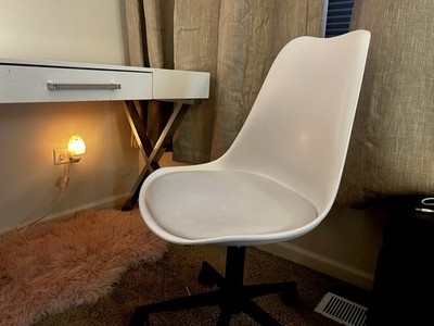 Cute simple desk chair for students, slightly used  and in good condition