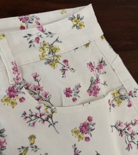 City Chic Plus Size Summer Floral Ditsy Mini Skirt - Size M - Cotton/Elastane - Picture 5 of 10