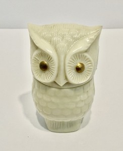 Avon 1970s Precious Owl Cream Sachet Perfume Jar Vintage Milk Glass Body