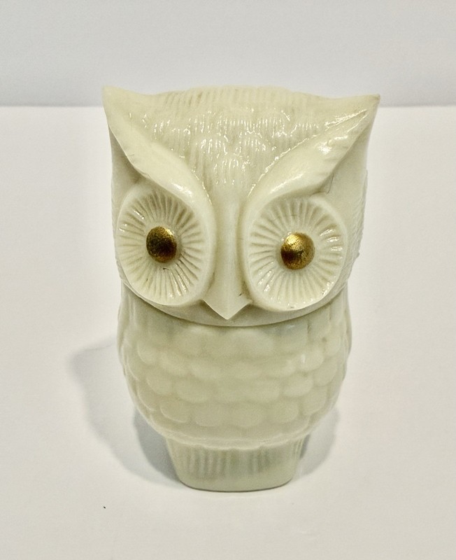 Avon 1970s Precious Owl Cream Sachet Perfume Jar Vintage Milk Glass Body