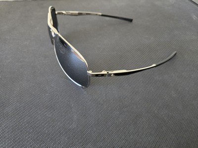 Oakley Plaintiff Men
